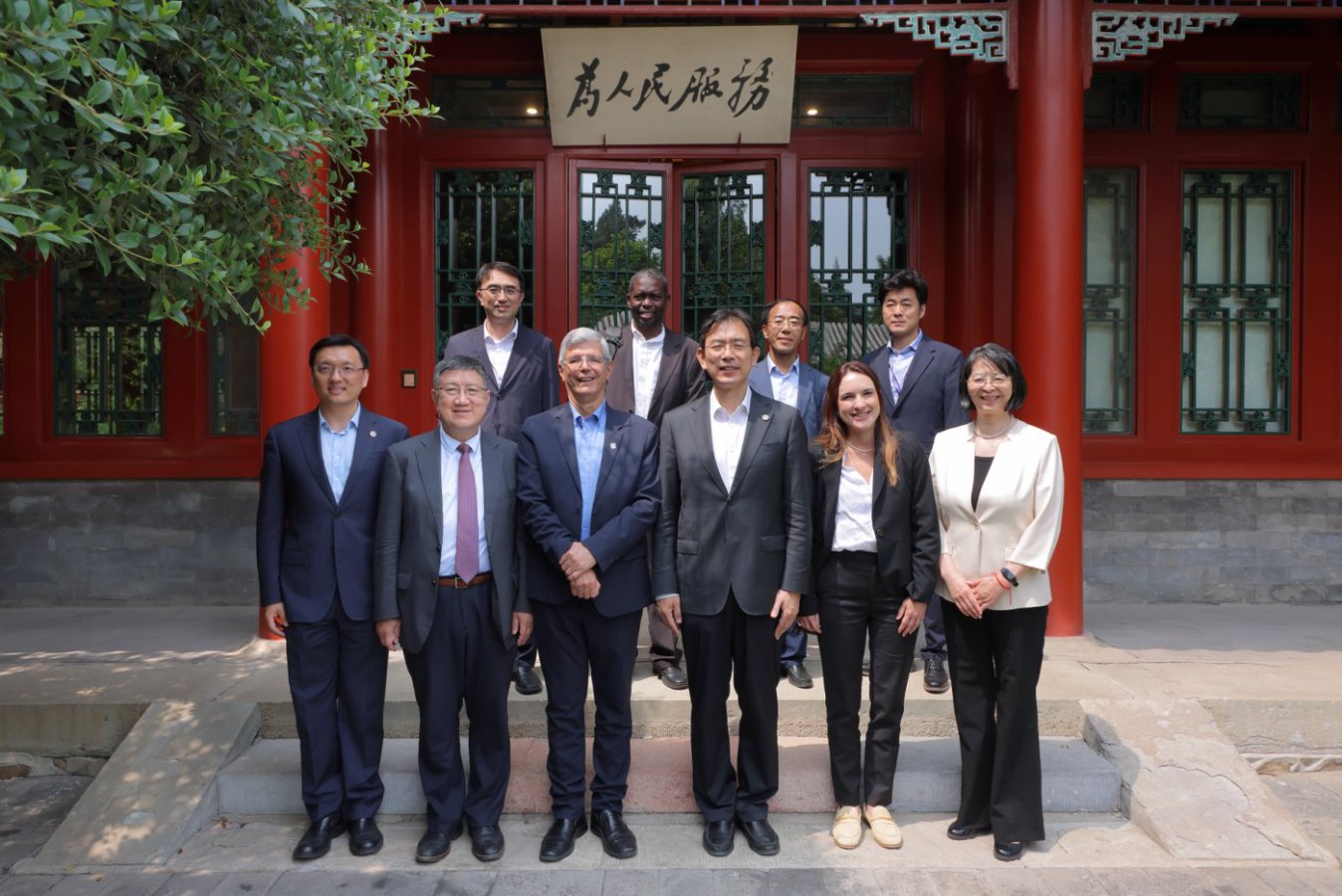 20250521-李路明会见何博-杨艳宾-会见3.jpg