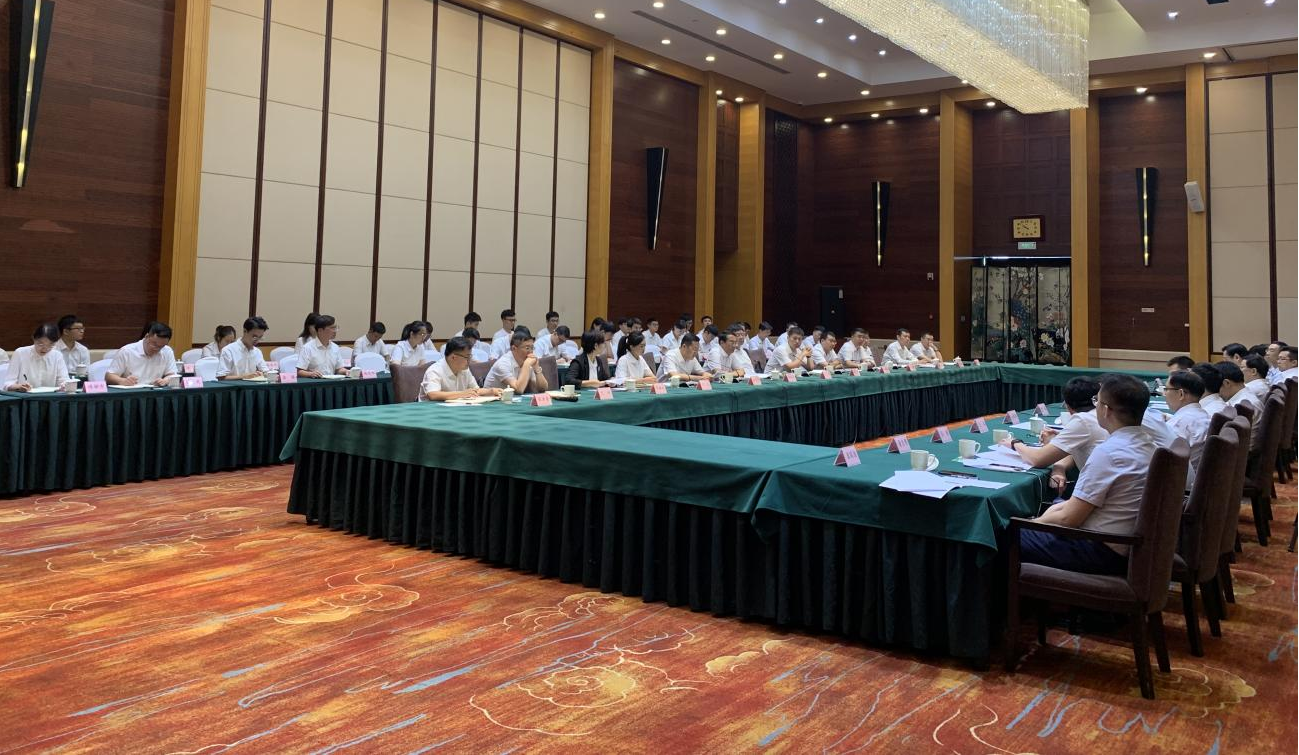 20230720-邱勇一行访问辽宁双方签署战略合作框架协议-职业发展中心-邱勇出席ued官网登录入口在辽选调生及校友代表座谈会.png