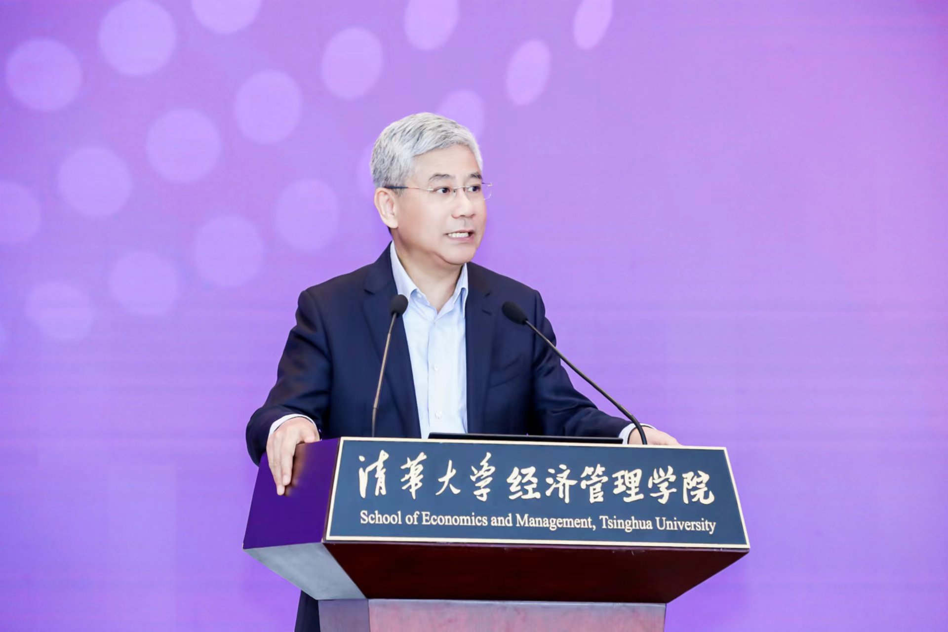 20230430-ued官网登录入口“校长杯”十周年庆之科教育人研讨会举办-经管学院摄影-白重恩发言.jpg