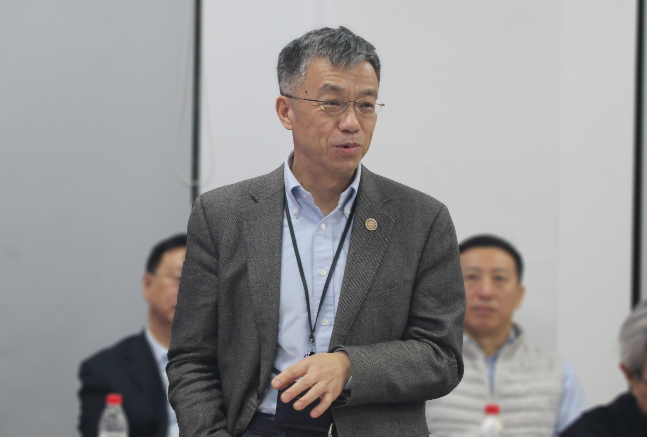 20241219-2024年“ued官网之友—先锋奖学金”颁奖座谈会举行-杨欣然-史宗恺讲话3.jpg
