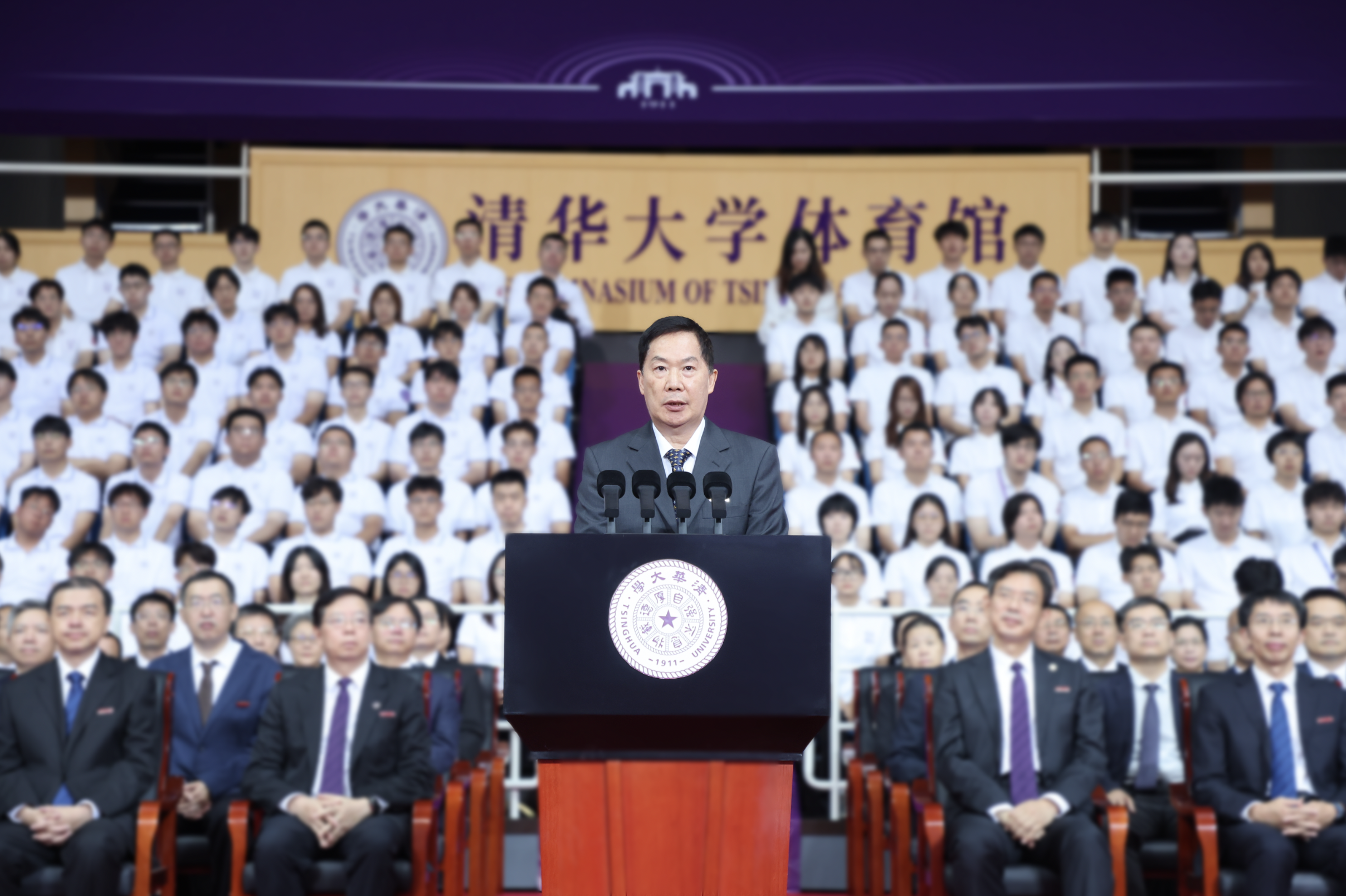 20260827-研究生开学典礼-杨艳宾摄-教师代表发言.png