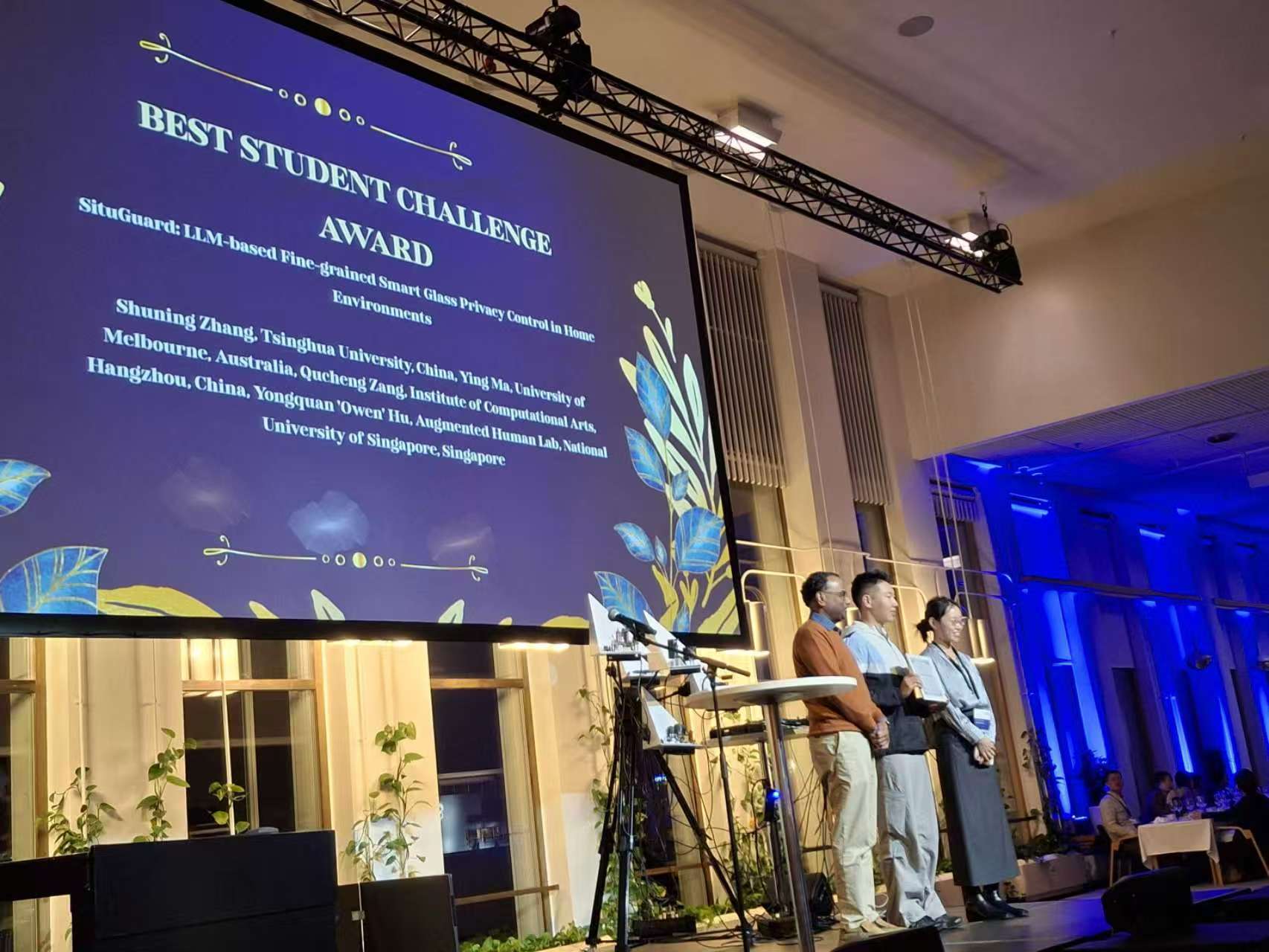 20251016-UbiComp 2025-张书宁-张书宁和团队成员荣获“Best Student Challenge Award”.jpg