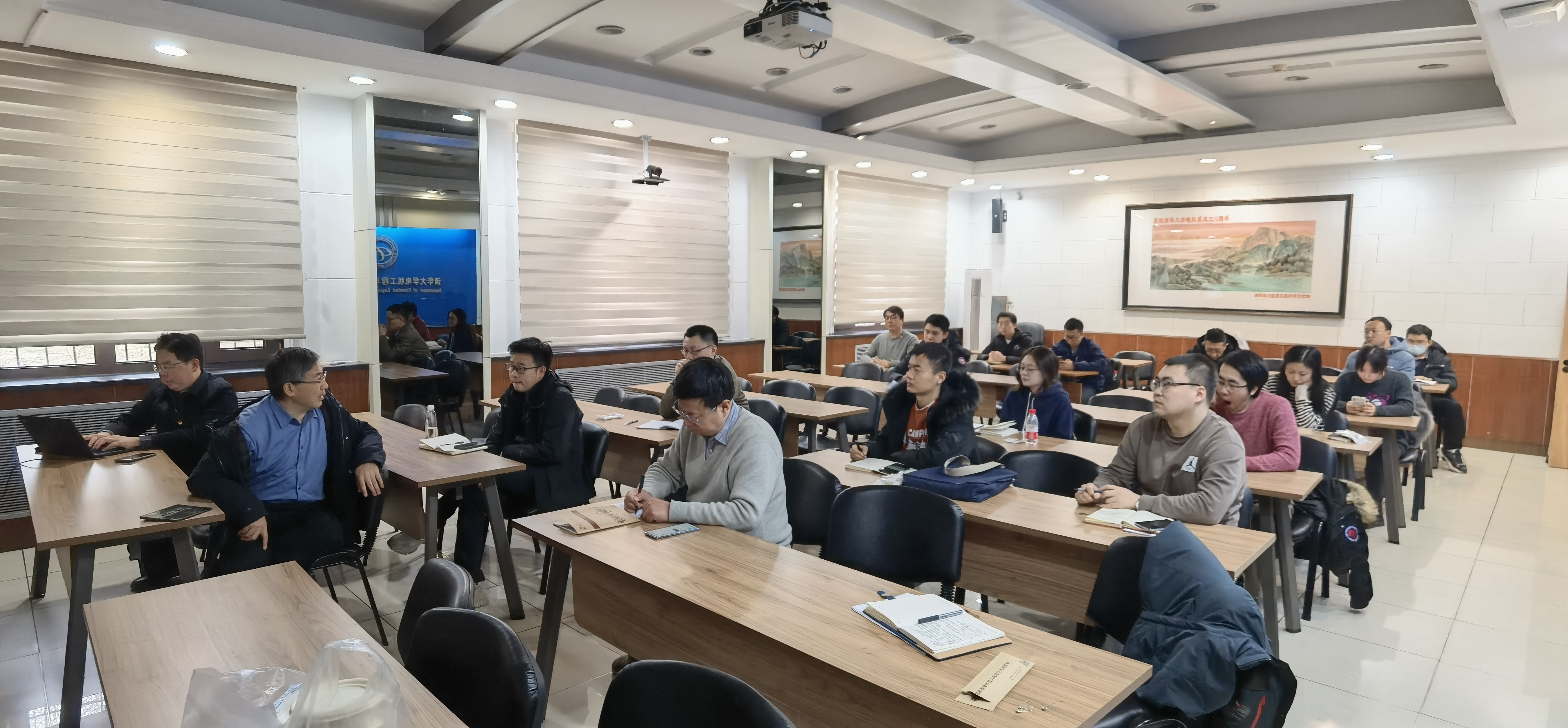 20231212-电机系组织师生党员参加ued官网登录入口全校党员集中培训-无-9.jpg
