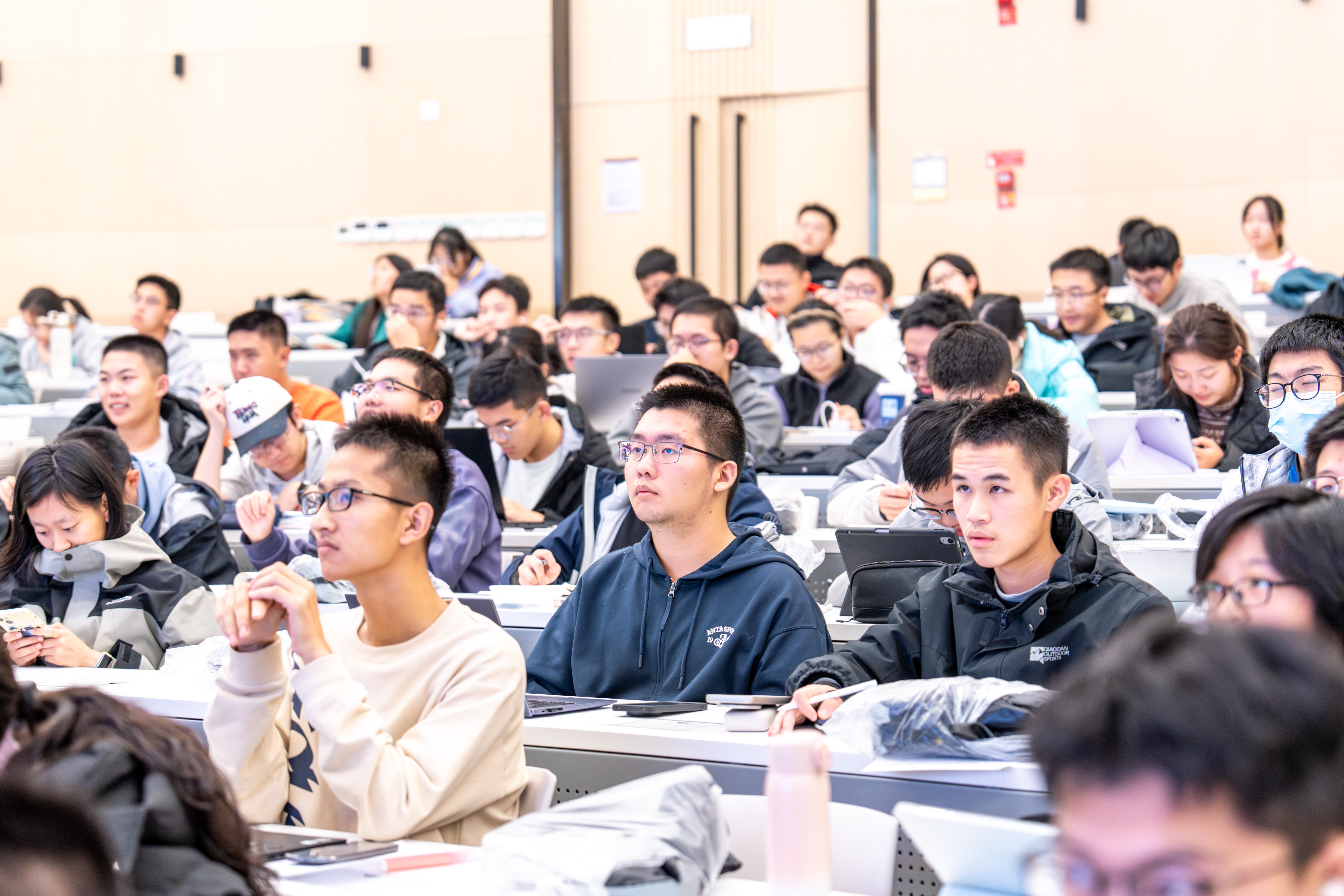 20251030-2025年秋季学期第二次本科生新上岗党团班骨干培训会-供图-现场.jpg
