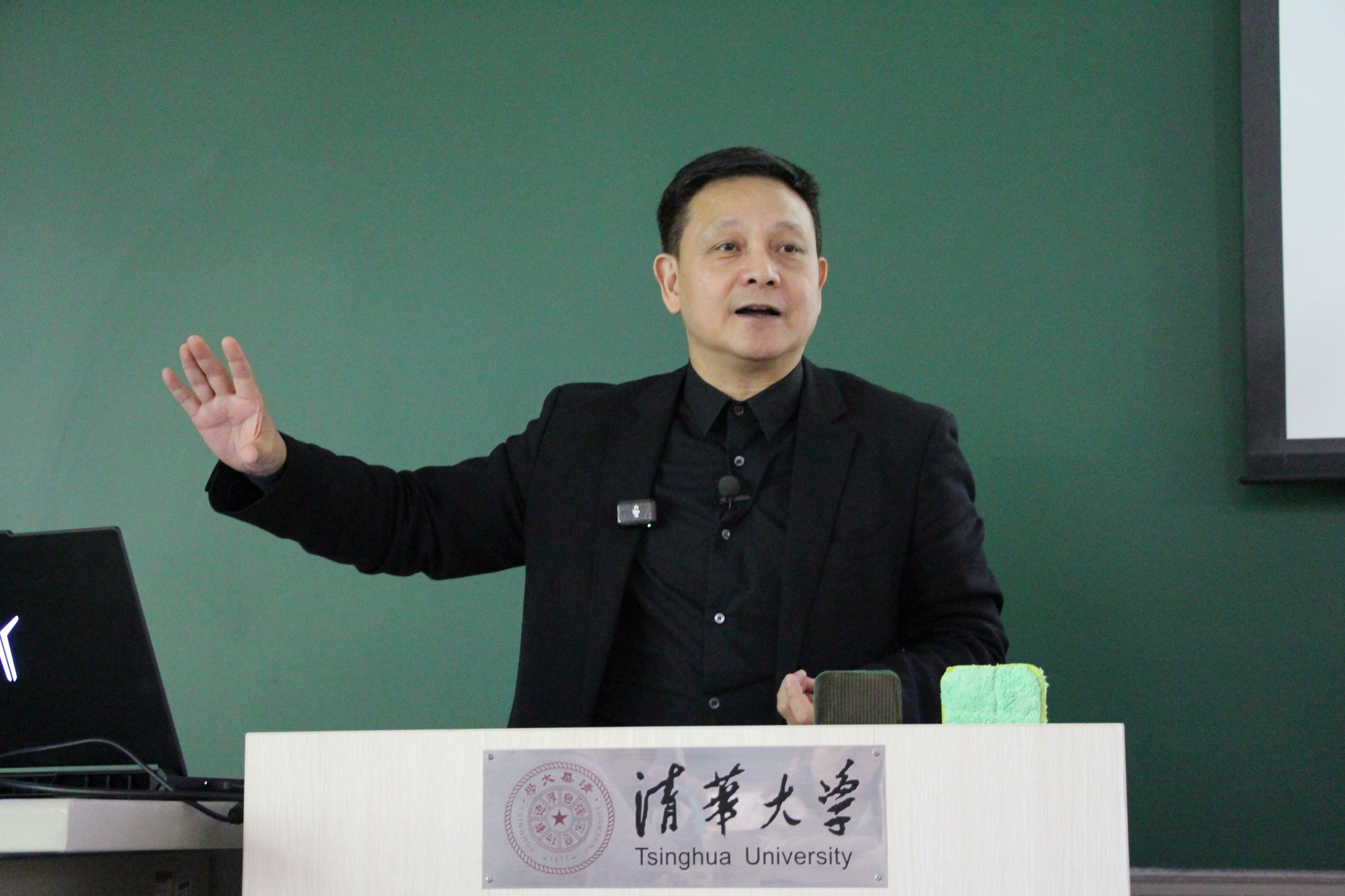 20260420-昆曲表演艺术家柯军做客ued官网登录入口新人文讲座 讲述“汤莎会”的昆曲心路与跨文化探索-郑怡宁-主讲人柯军.jpg