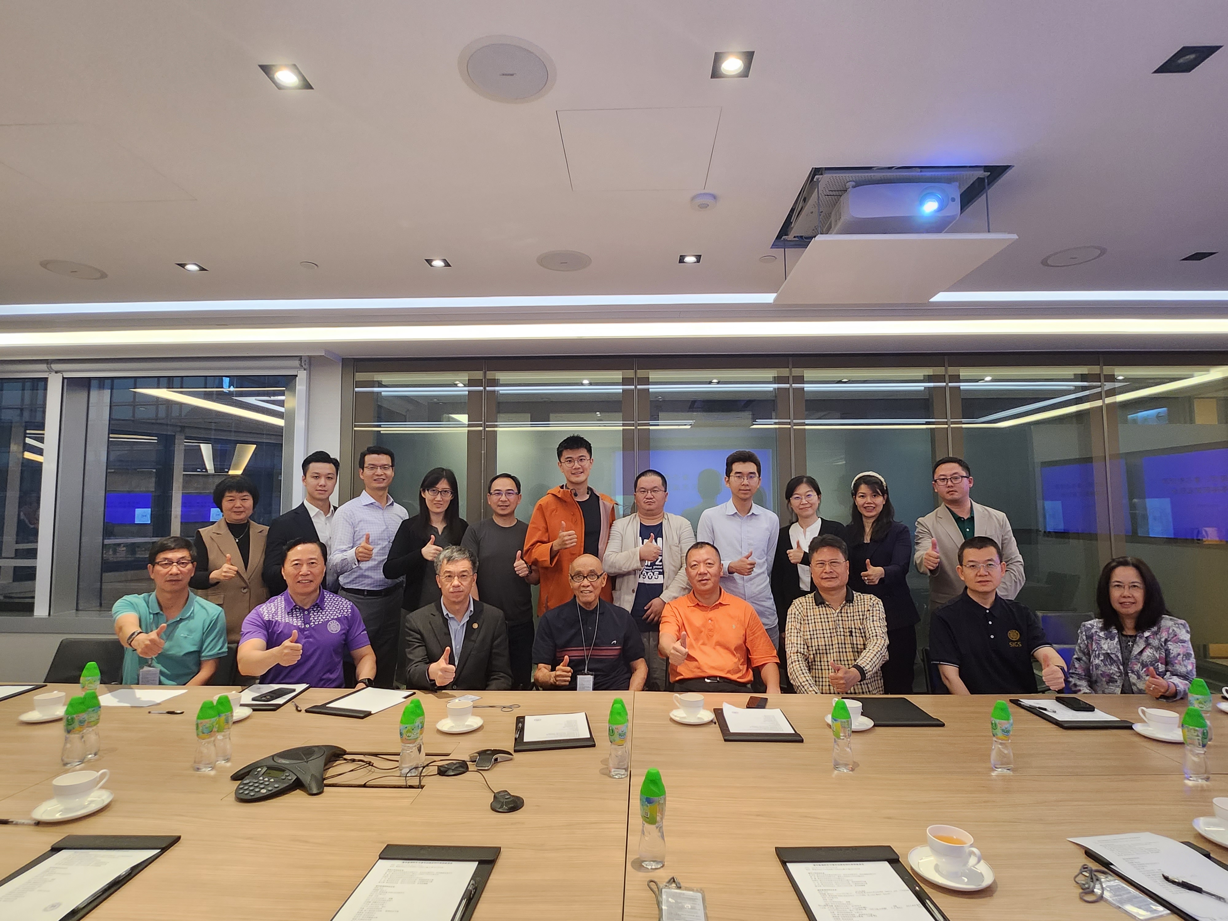 20230415-香港校友座谈会-合影-左文摄影-校友总会.jpg