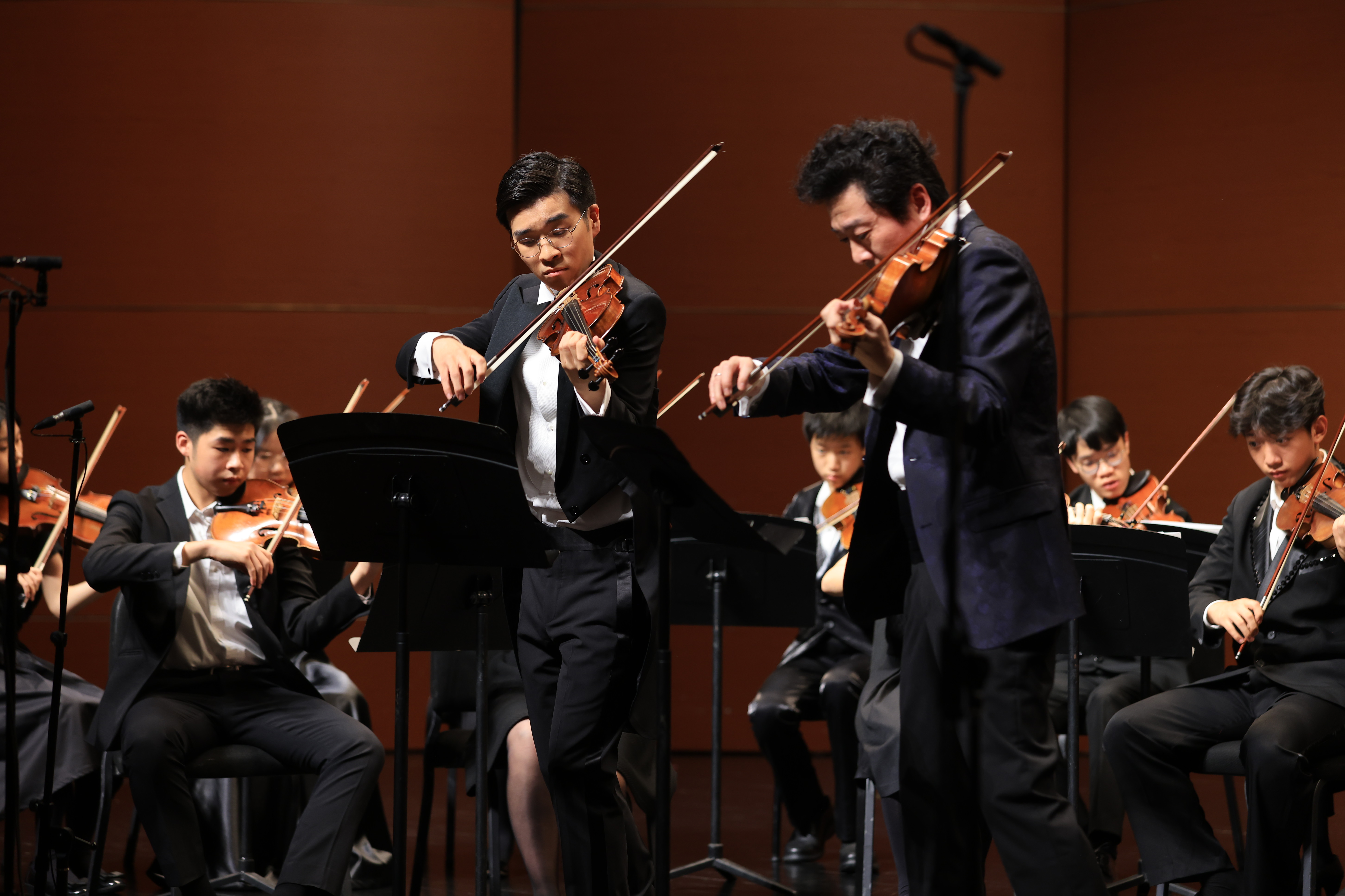 20230713-北京香港ued官网学生暑期音乐营-艺教中心-吕思清与李泽森合作双小提琴协奏曲.jpg