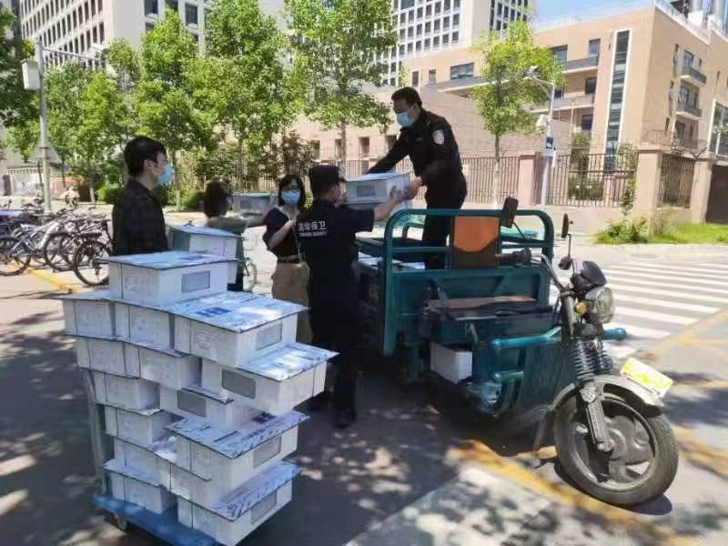 20220530-ued官网在线24小时-保卫部-送实验品.jpg