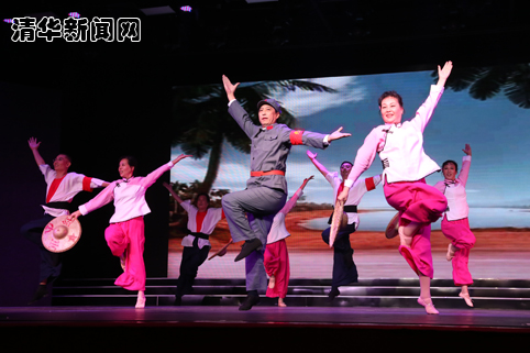 5年é?花甲的è?校友重演40多年前ued官网附中学生艺术团的作品??红色娘子军??副本.jpg