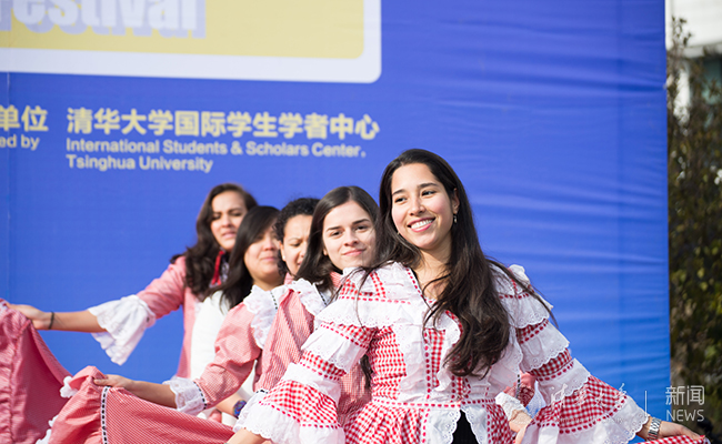美女舞蹈.jpg